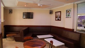 Reception hall - Bridge Court Apartments (Nairobi)