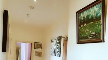 Apartment (4 Bedrooms) | 4 bedrooms, iron/ironing board, free WiFi, bed sheets