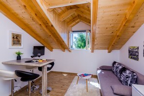 Apartment, 1 Bedroom (7) | Living room | Flat-screen TV - Guest House Nikolina (Dubrovnik)