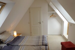 Appartement, 2 chambres | 2 chambres, décoration personnalisée, lit parapluie, Wi-Fi gratuit