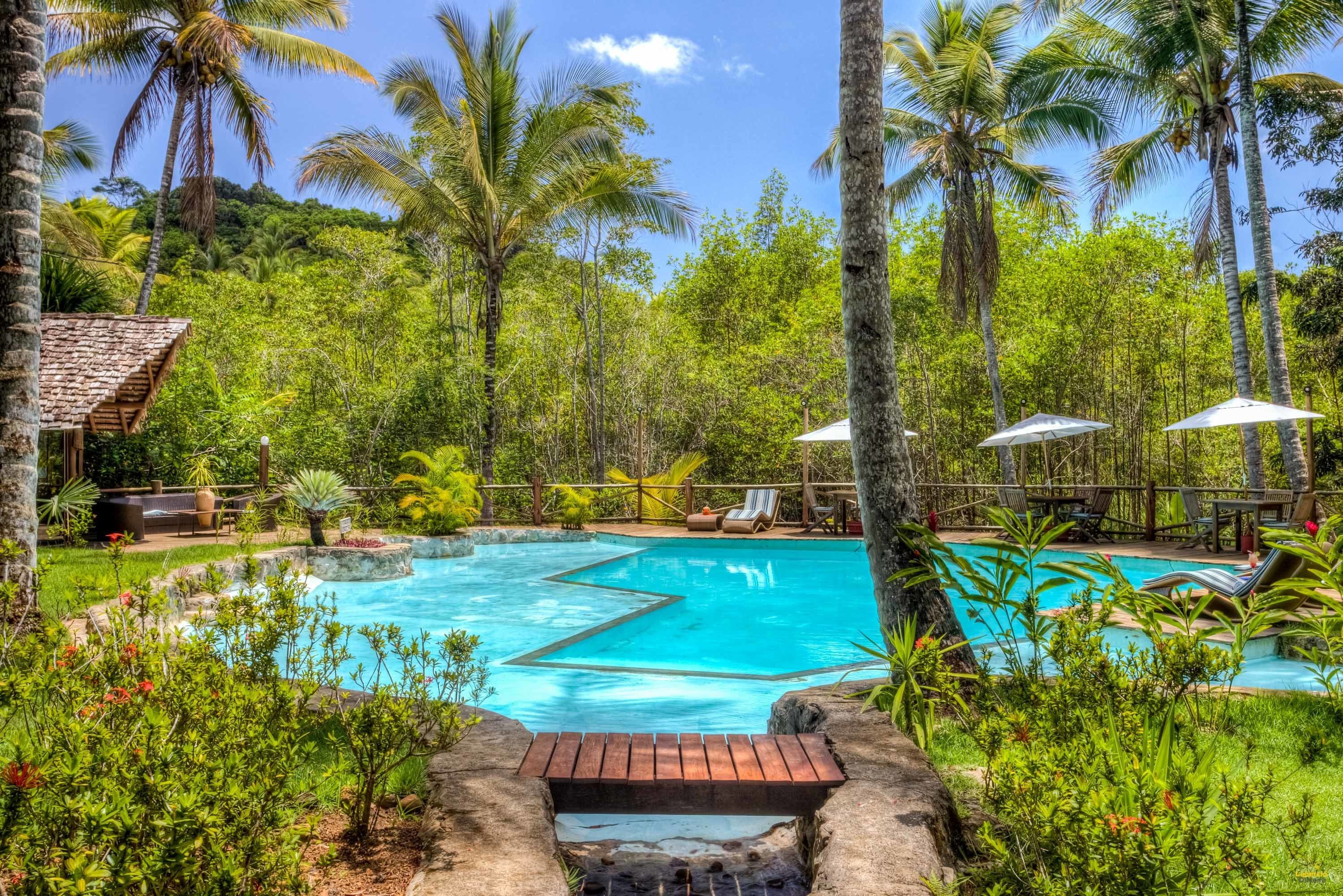 outdoor pool, pool loungers