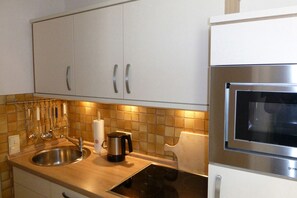 Apartment, 2 Schlafzimmer | Eigene Küche | Mikrowelle, Herdplatte, Geschirrspüler, Wasserkocher