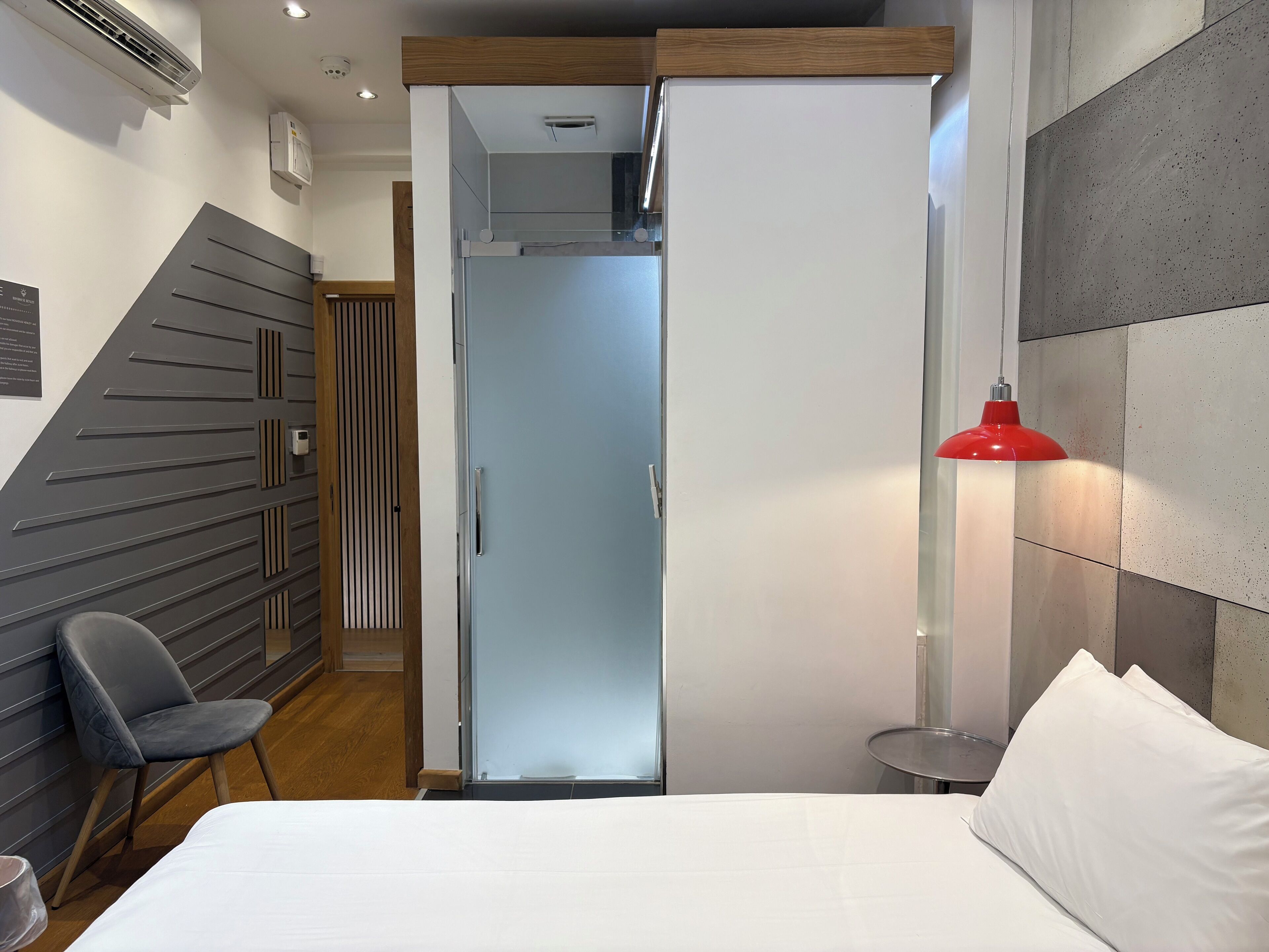 standard twin room | 1 bedroom, minibar, iron/ironing board, free wifi