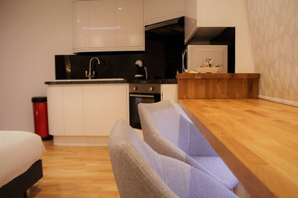 comfort studio, 2 single beds | 1 bedroom, minibar, iron/ironing board, free wifi