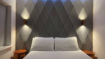 Basic Double Room, 1 Double Bed | Minibar, iron/ironing board, free WiFi, bed sheets