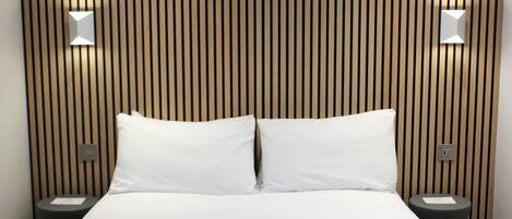 Basic Double Room, 1 Double Bed | Minibar, iron/ironing board, free WiFi, bed sheets