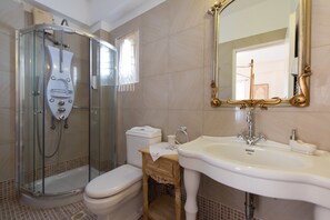 Honeymoon Suite, Sea View | Bathroom | Shower, free toiletries, hair dryer, towels - Villa Areto (Sifnos)