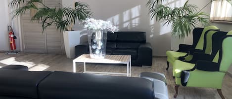 Sala de estar en el lobby