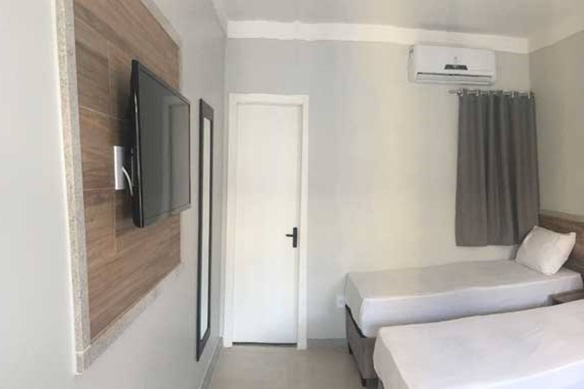 20 bedrooms, hypo-allergenic bedding available, desk, blackout drapes