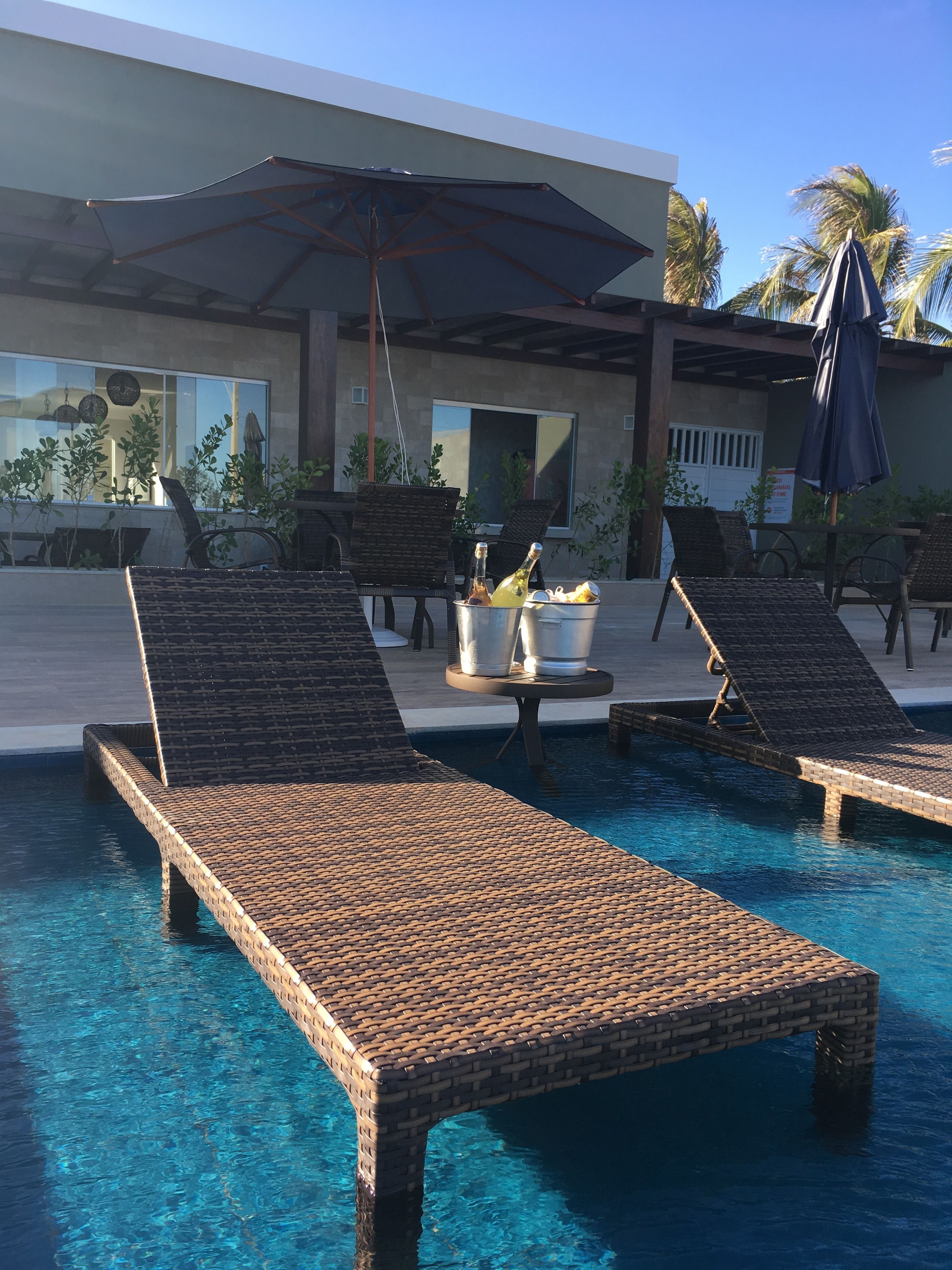 Bar à beira da piscina