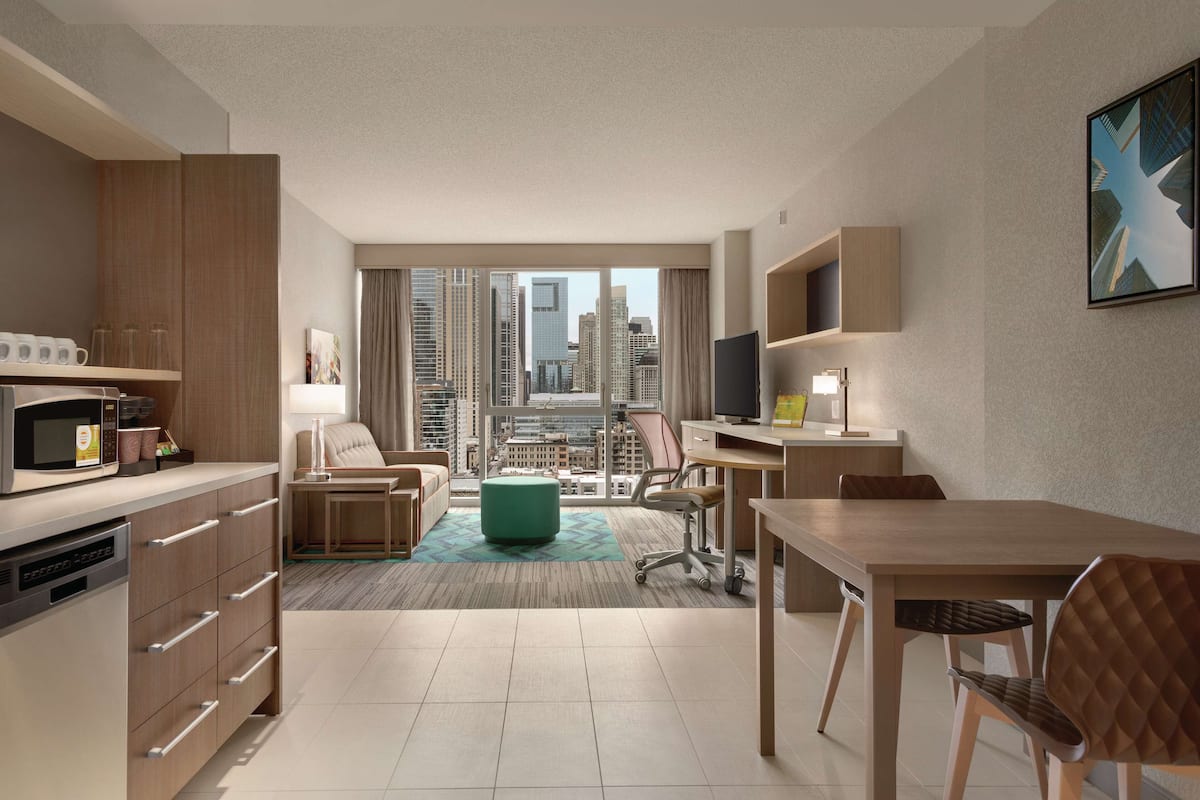 Suite, 1 Bedroom, City View | Pemandangan dari bilik
