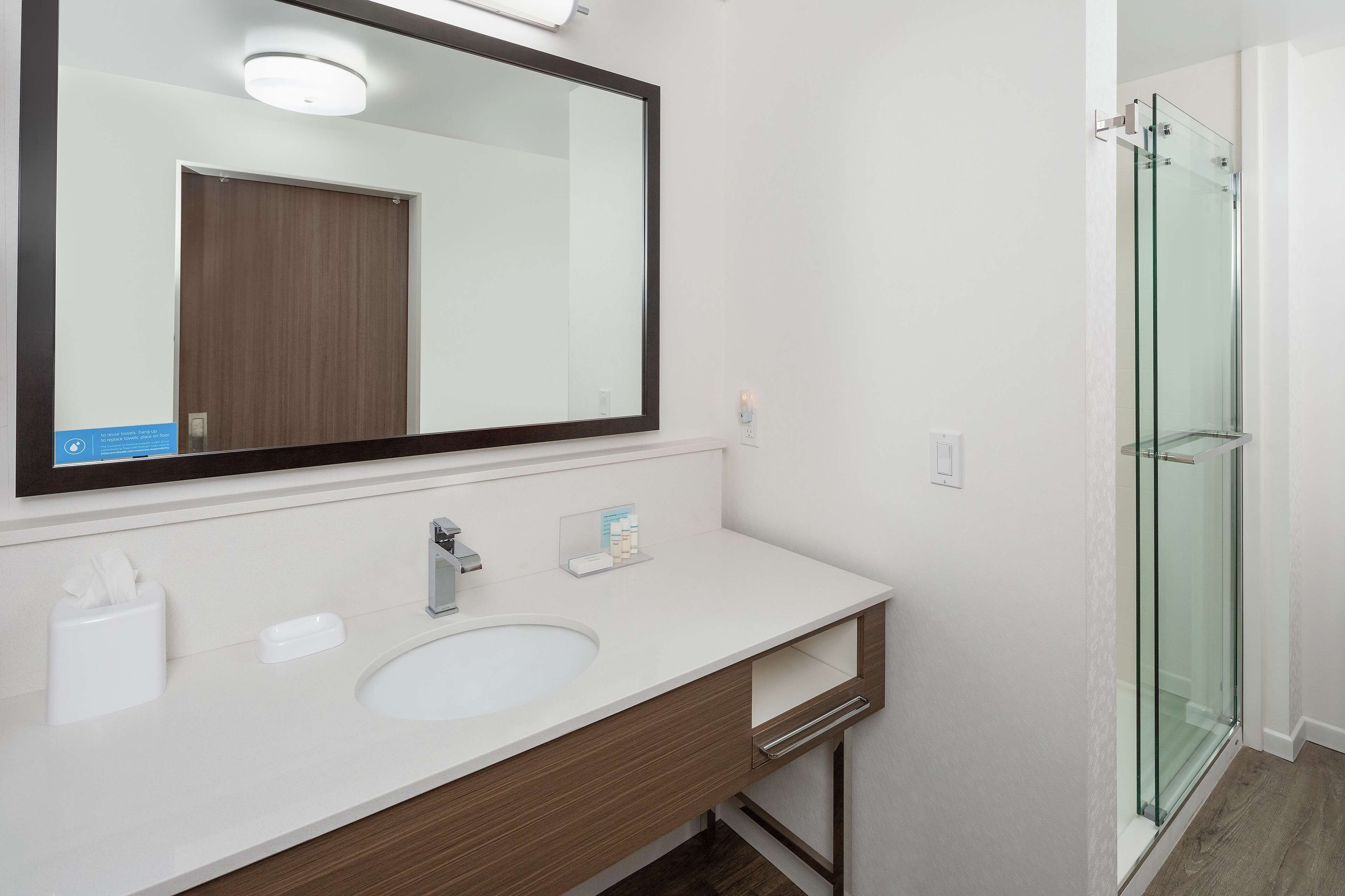 Photo - Hampton Inn & Suites San Diego Airport Liberty Station