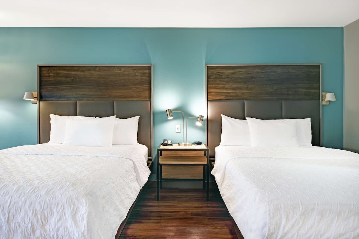 room, 2 queen beds, accessible (hearing, roll-in shower) | cots/infant beds, free wifi, bed sheets, wheelchair access