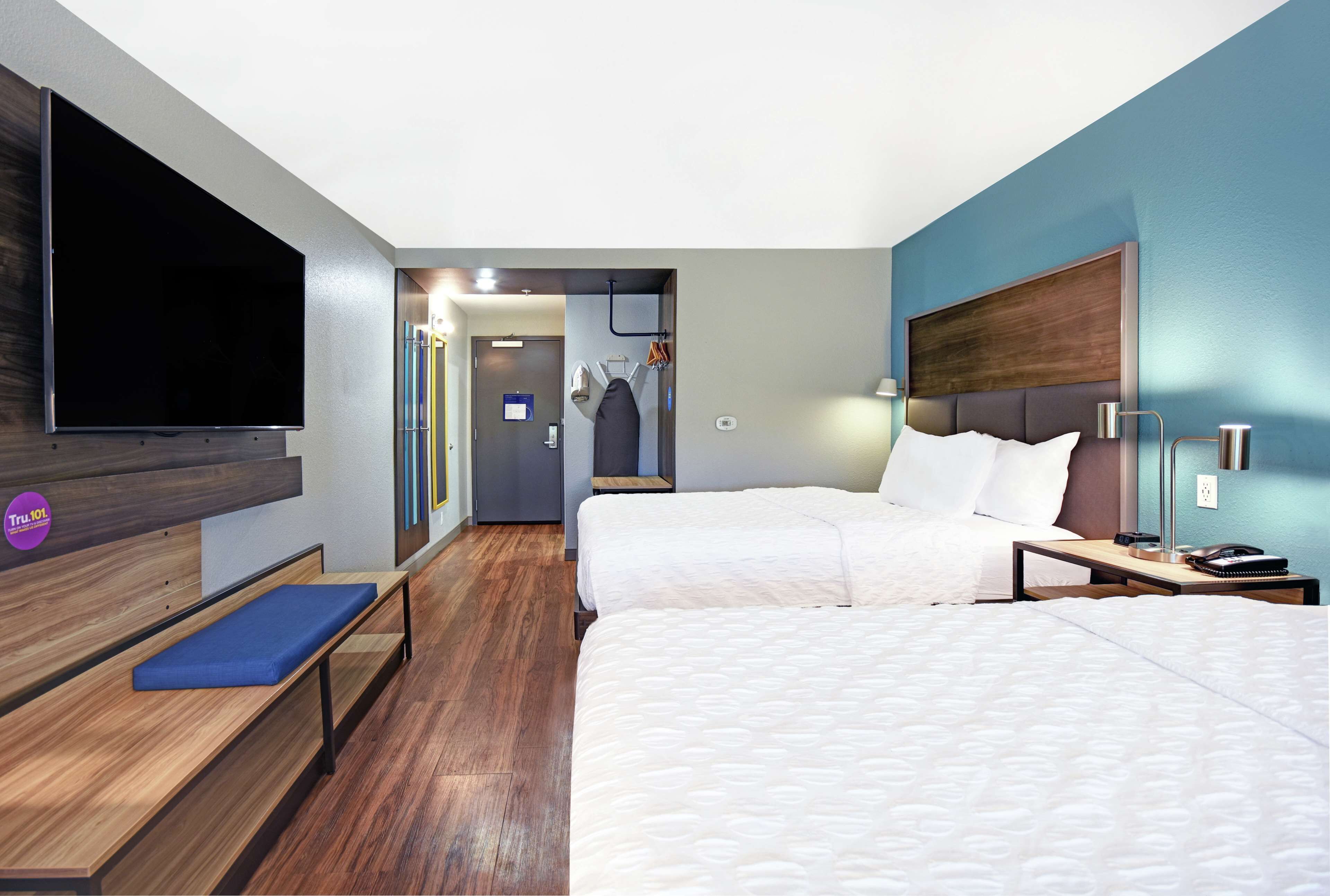 room, 2 queen beds | cots/infant beds, free wifi, bed sheets, wheelchair access