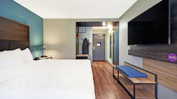Room, 1 King Bed | Cribs/infant beds, free WiFi, bed sheets, wheelchair access