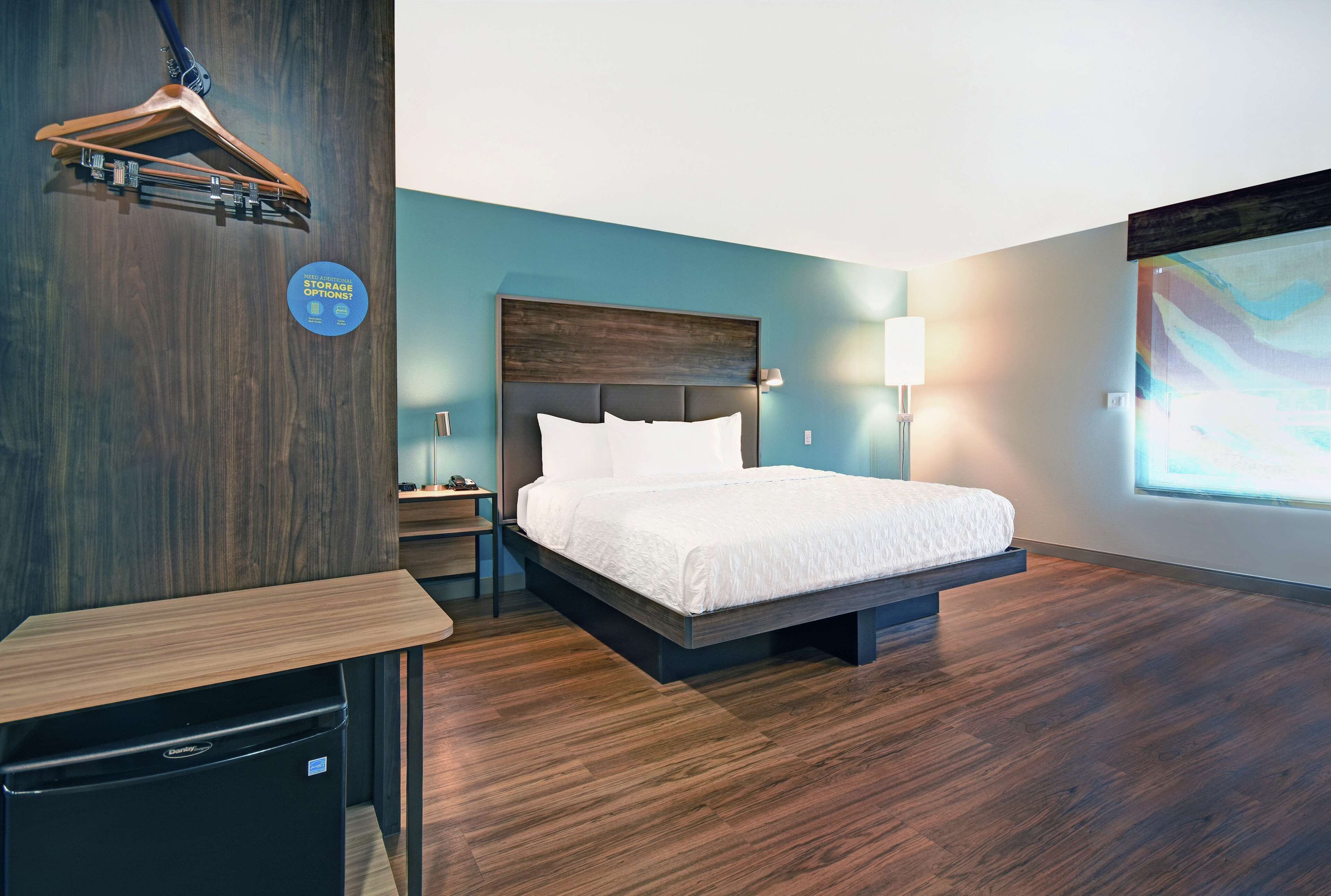 room, 1 king bed, accessible (hearing, roll-in shower) | cots/infant beds, free wifi, bed sheets, wheelchair access