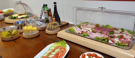 Tägliches inbegriffenes Frühstücksbuffet