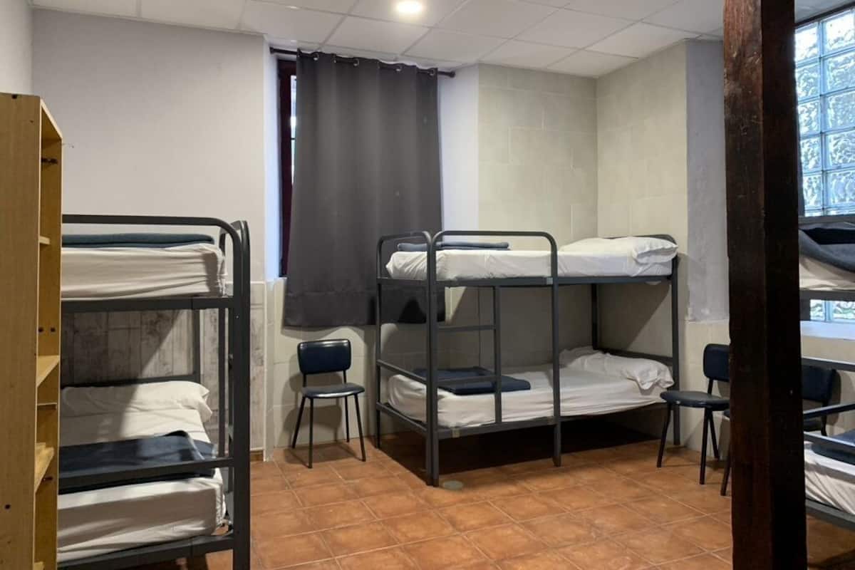 Bed in 6-Bed Mixed Dormitory Room (2) | Free WiFi, bed sheets
