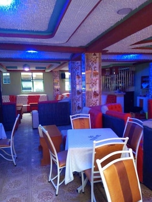 Frühstück, Mittagessen und Abendessen