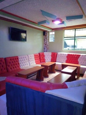 Lounge - Toll View Apartments (Nairobi)