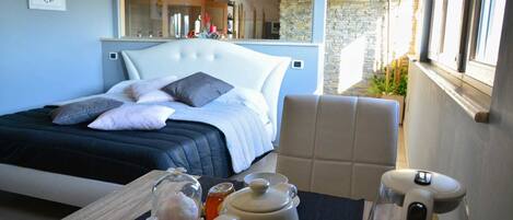 Phòng Deluxe, 1 giường cỡ queen, bồn tắm thủy lực | Bộ đồ giường cao cấp, phòng cách âm