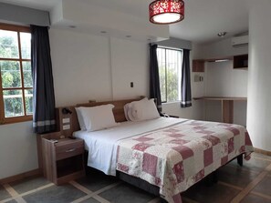 Familienzimmer, 1 Schlafzimmer, Nichtraucher | Hochwertige Bettwaren, Daunenbettdecken, Minibar, individuell dekoriert