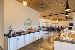 Desayuno bufé gratuito y diario