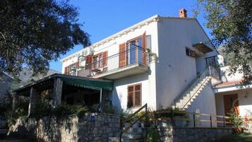 Comfort Studio, Terrace, Sea View | Free WiFi, bed sheets