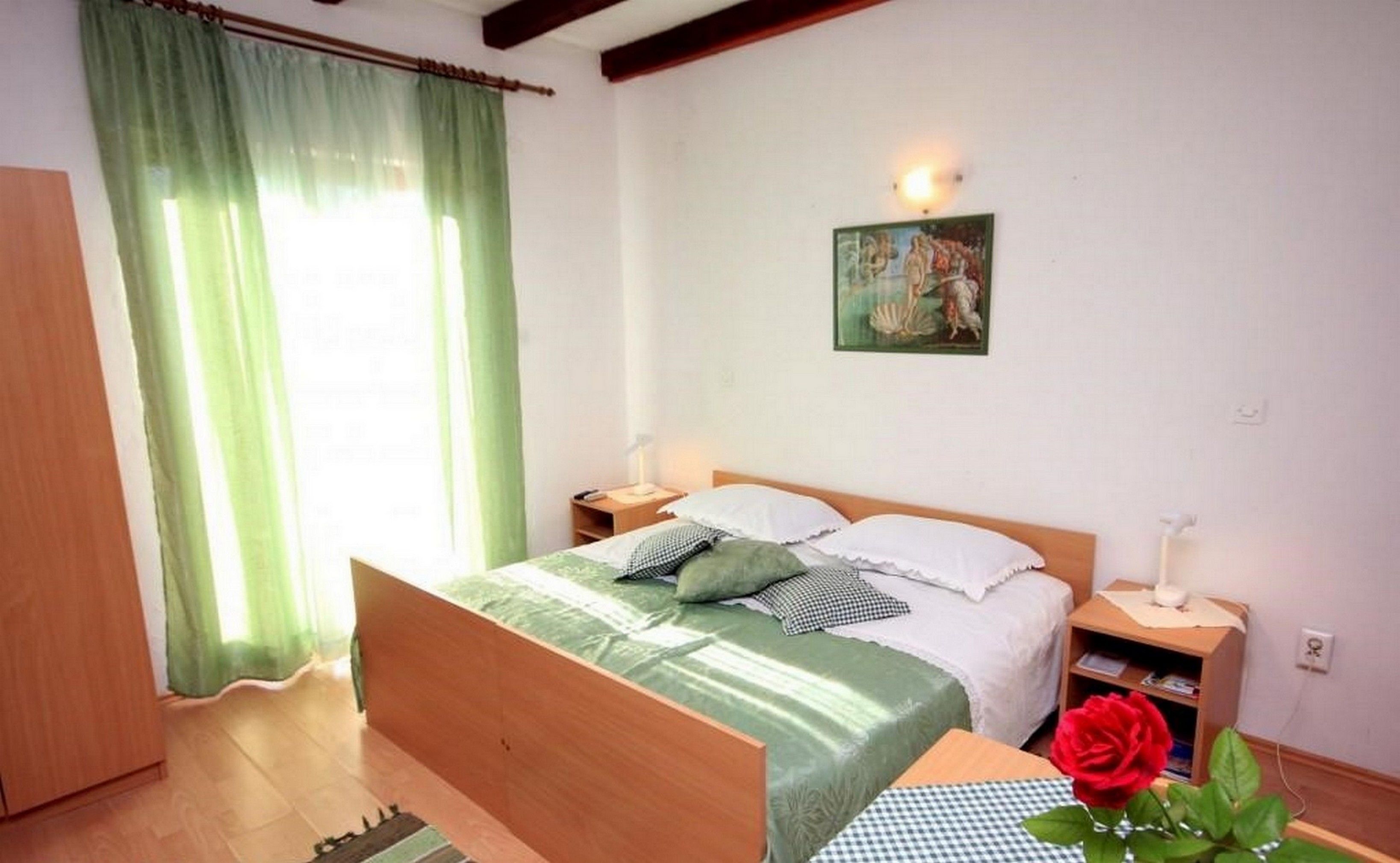 Studio, balcon, vue mer