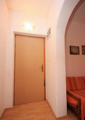 Kamer, 1 twee- of 2 eenpersoonsbedden, uitzicht op tuin | Uitzicht vanuit de kamer