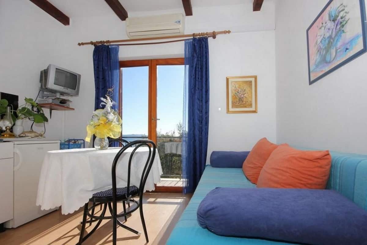 Apartment, 1 Bedroom, Balcony, Sea View | Living room