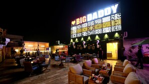 2 bars/lounges - Hotel Big Daddy (Agra)