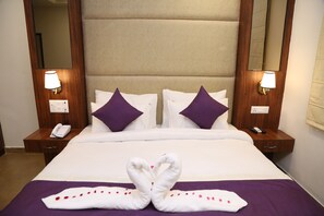 Club Double Room, 1 King Bed, Non Smoking, City View | 15 bedrooms, in-room safe, desk, soundproofing - Hotel Big Daddy (Agra)