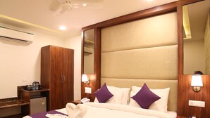 Club Double Room, 1 King Bed, Non Smoking, City View | 15 bedrooms, in-room safe, desk, soundproofing - Hotel Big Daddy (Agra)