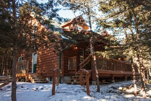 Classic Cabin, Multiple Beds, Non Smoking, Partial Lake View | Courtyard view - Prairie Creek Inn (Walton)