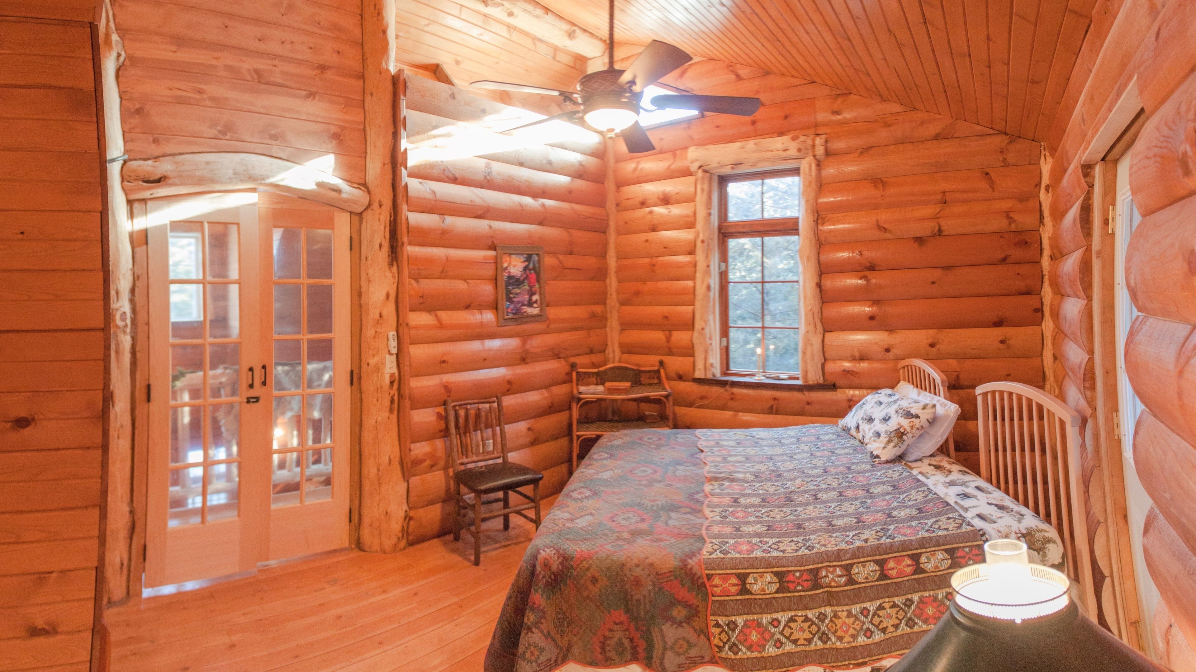 Trails and Suite- Non Smoking, Partial Lake View | Free WiFi, bed sheets