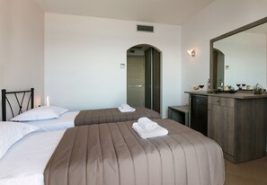 Twin Room, Sea View - Anesis Hotel (Kithira)