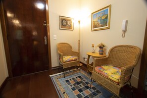 Apartamento | Sala de estar | TV LCD, DVD player