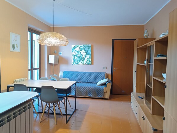 Apartment, 2 Bedrooms, Lake View | Living area | Flat-screen TV