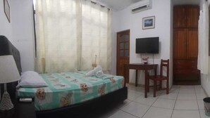 Basic Double Room, 1 Double Bed, Non Smoking | WiFi (free), bed sheets - Iguana Haus (Iquitos)