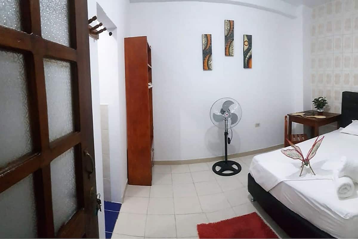Double Room, 1 Double Bed, Non Smoking | WiFi (free), bed sheets