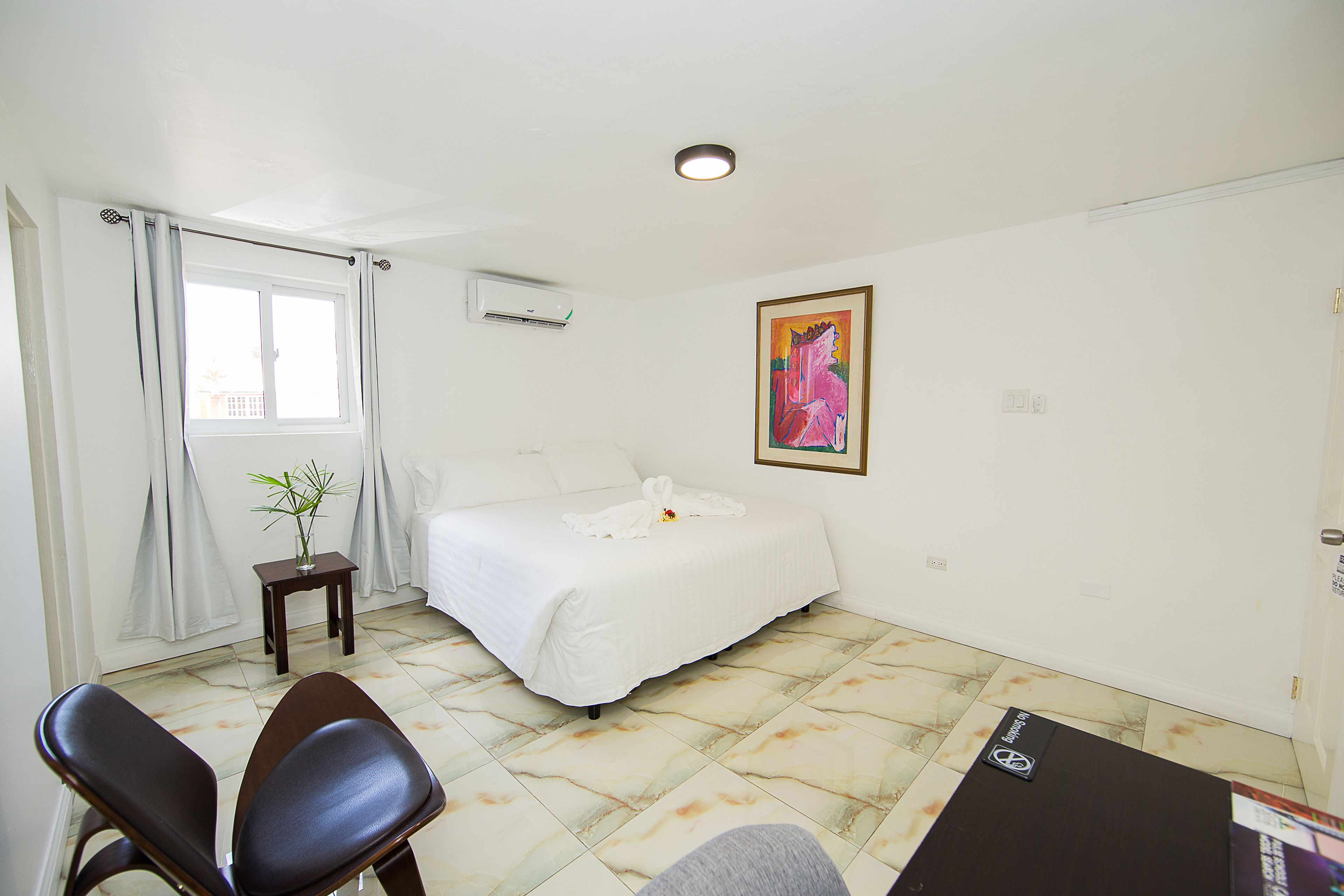 studio king room  | 1 bedroom, down duvets, individually decorated, individually furnished