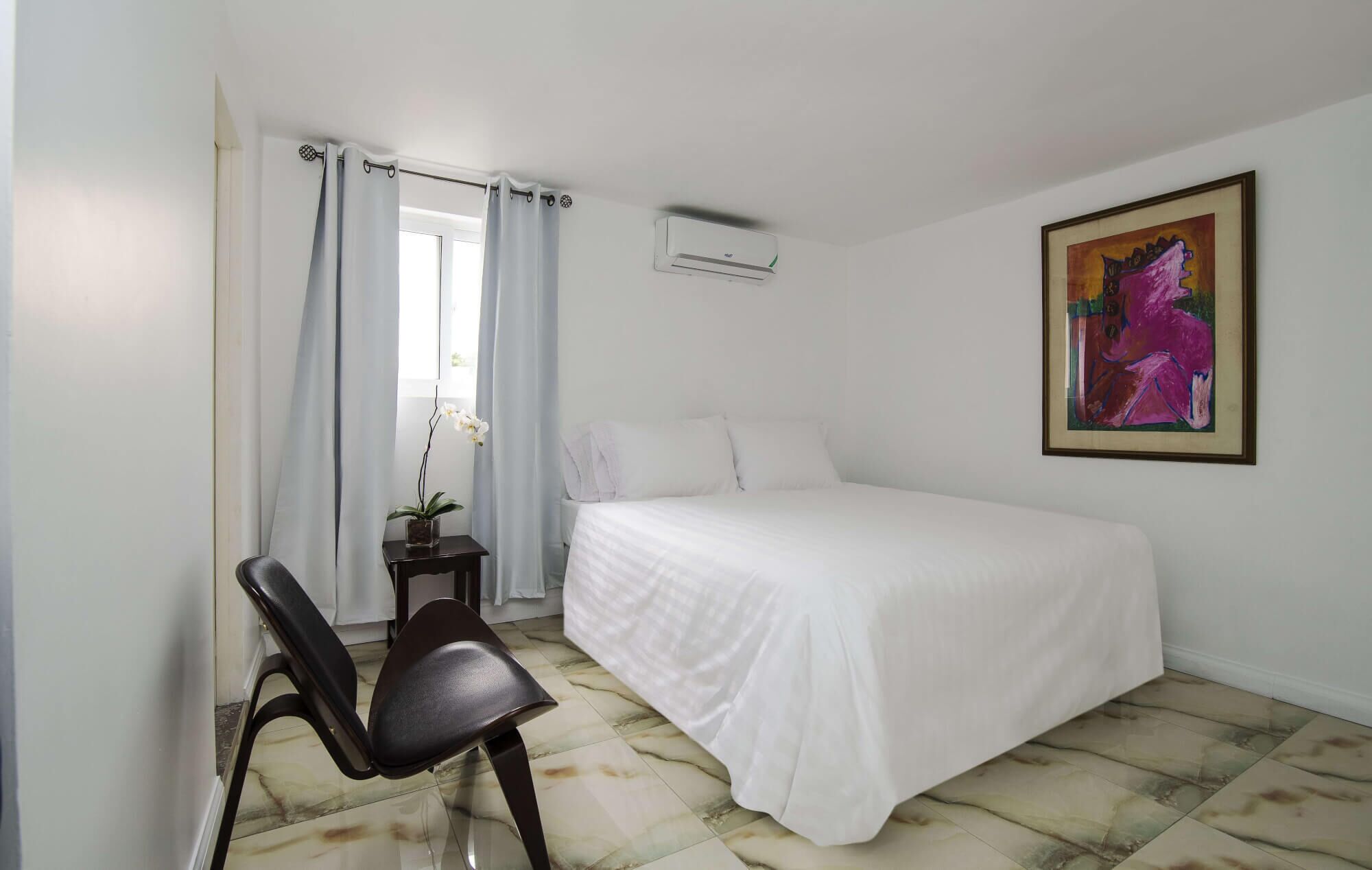 studio king room  | 1 bedroom, down duvets, individually decorated, individually furnished