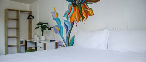 Studio King Room | Down duvets, individually decorated, individually furnished, desk