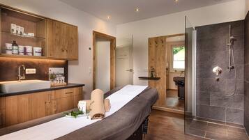 Sauna, steam room, hot stone massages, sports massages, facials