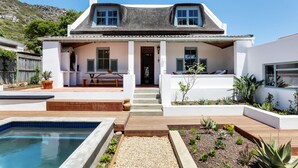 Front of property - Cape Dutch Sea Cottage (Cape Town)
