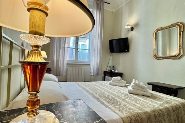 Camera doppia, bagno privato (External) | Biancheria da letto di alta qualità, copriletto in piuma