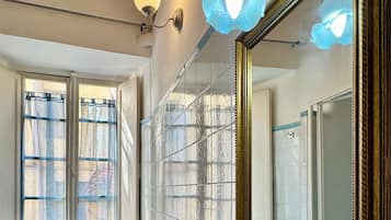 Chambre Triple, salle de bains privée (External) | Salle de bain