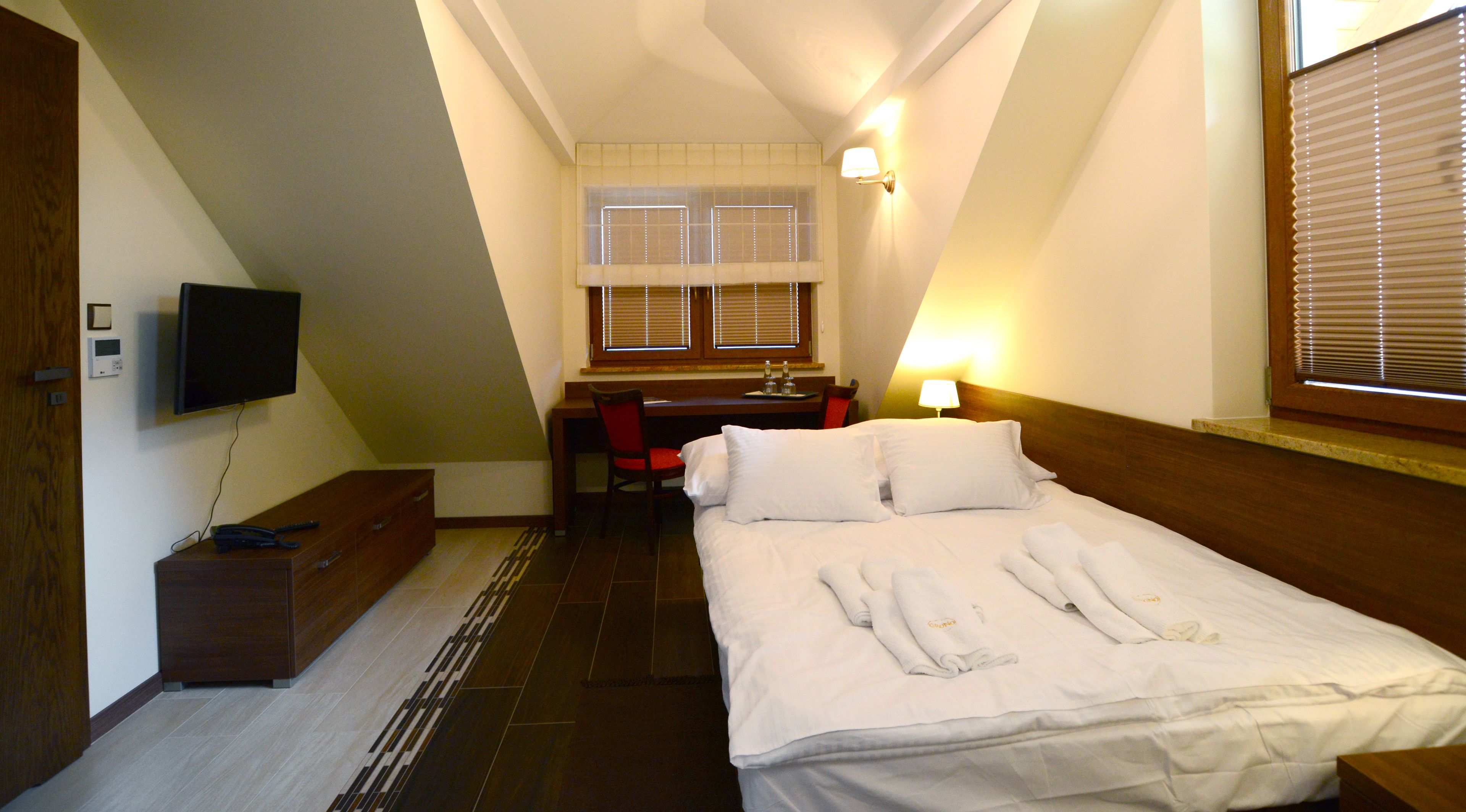 basic double or twin room, 1 queen bed, non smoking, hill view | premium bedding, memory-foam beds, desk, blackout curtains