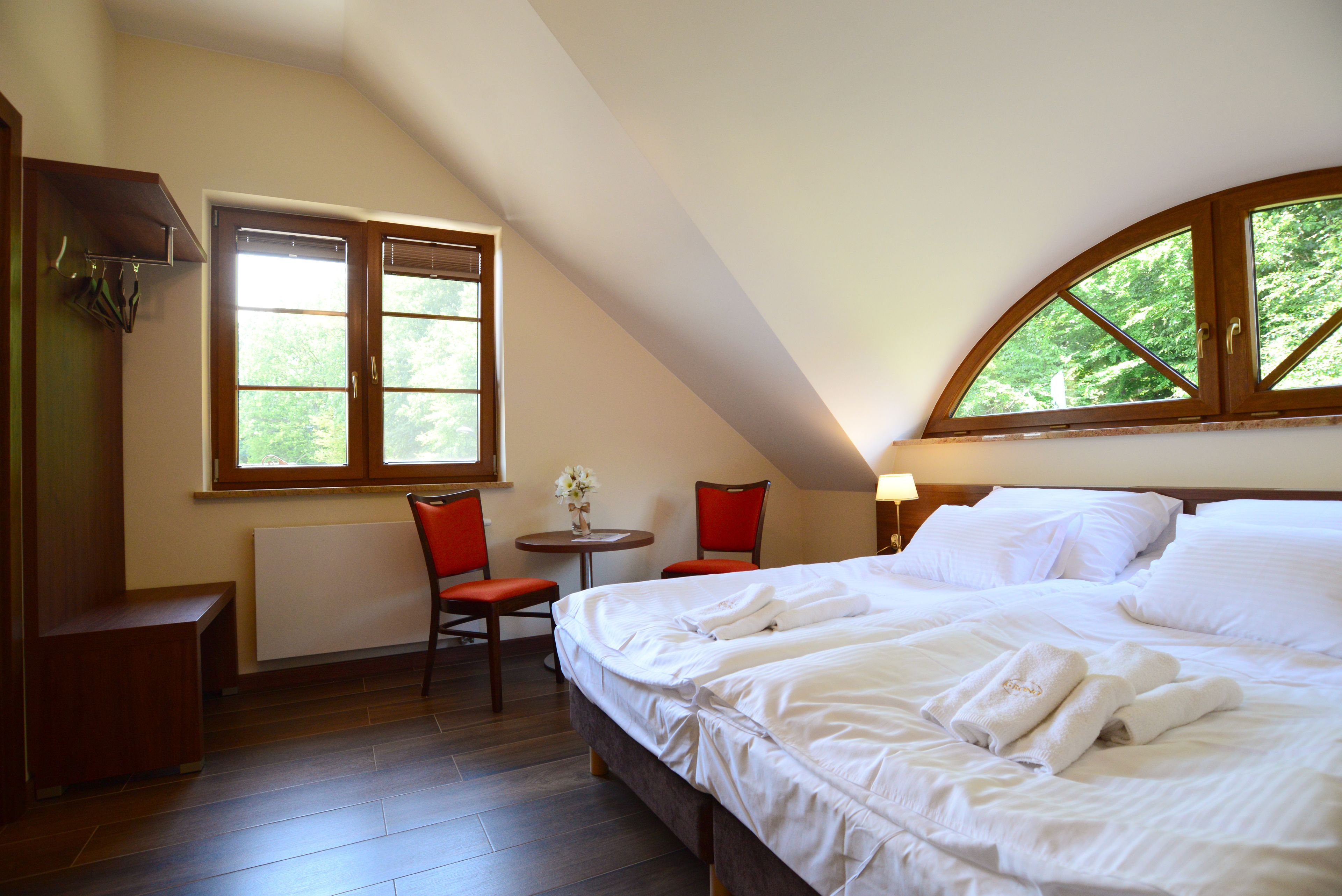 basic double or twin room, 1 queen bed, non smoking, hill view | premium bedding, memory-foam beds, desk, blackout curtains